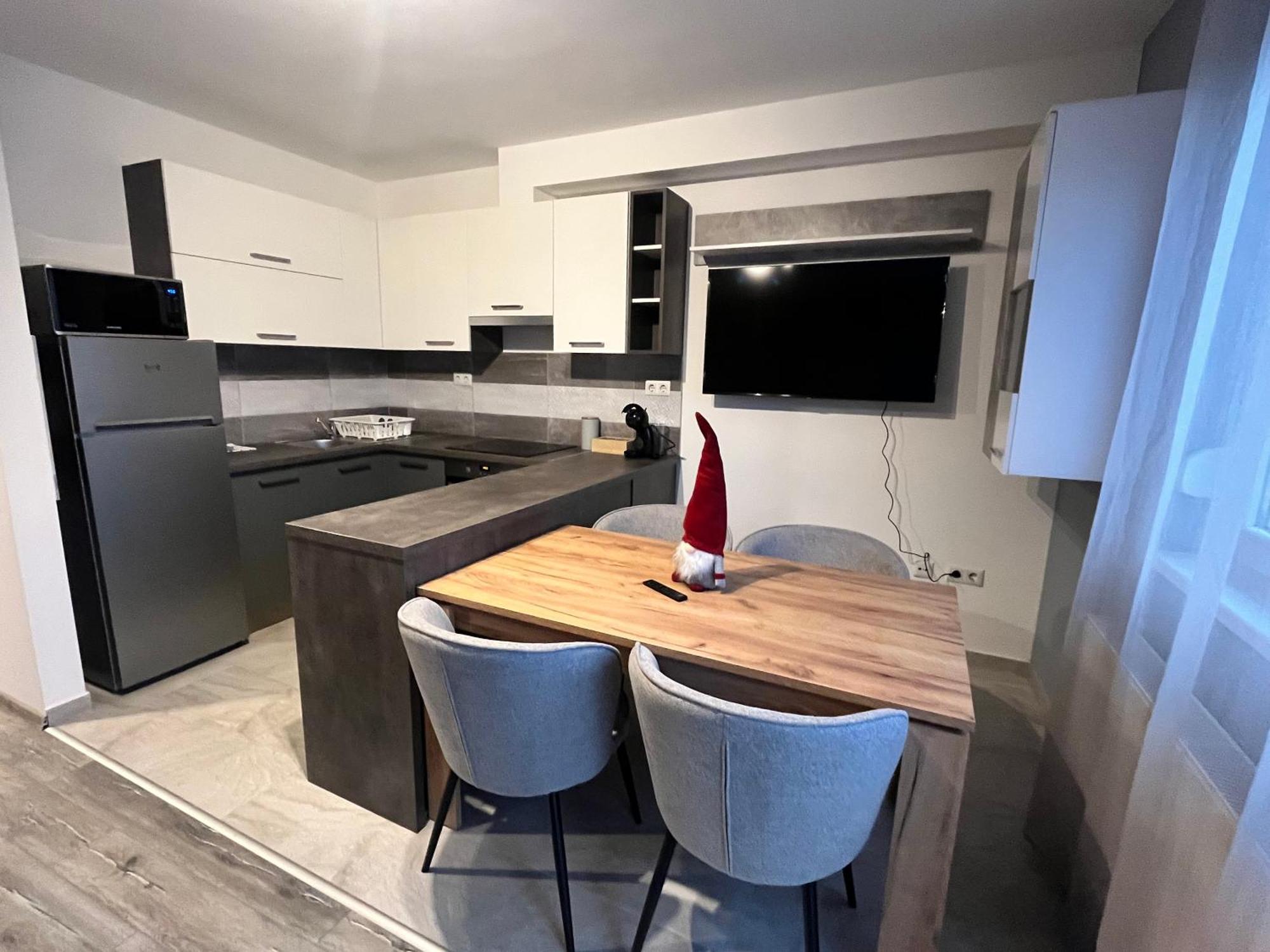 Rediapartmanok Apartment *
